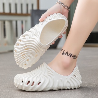 Giày Sandal Chống Trượt Thiết Kế Đục Lỗ Thoáng Khí Thời Trang Mùa Hè Hàng Mới Dành Cho Cặp Đôi