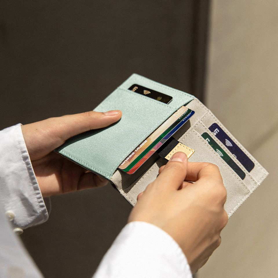 Ví Vải Đứng Reckless Mark Wallet Màu Phối Logo - Polyester Kháng Nước