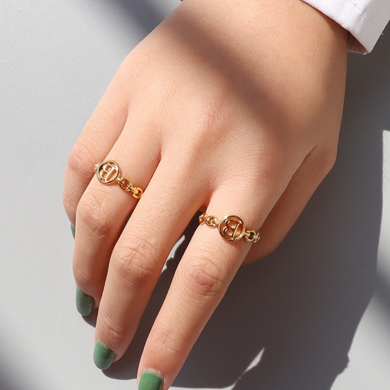 Nhẫn Nữ Titan Ko Han Rỉ Kiểu Xích Chữ B TT 4033