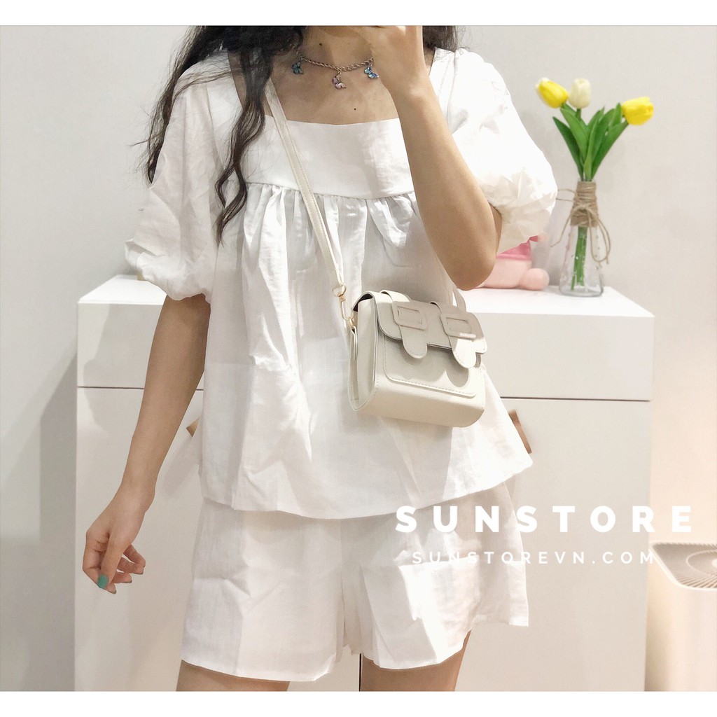 Set đồ màu trắng gồm áo và quần form chuẩn không kén dáng thiết kế sau lưng áo thắt nơ nhẹ chất đũi Bera set | BigBuy360 - bigbuy360.vn