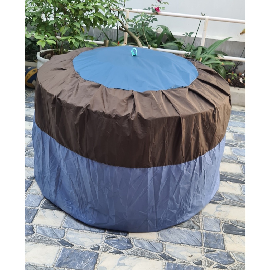 Màn tròn chống mưa. Màn, mồng, mùng trùm lồng gà chống nước, mưa, gió, rét, muỗi cho gà và vật nuôi. Màn trùm bội gà.