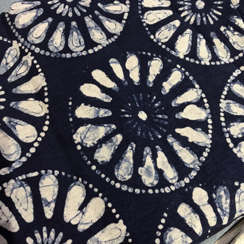 Vải cotton vẽ sáp ong, nhuộm chàm thủ công - Khổ 85x200 - Hoa Tien Brocade- Thuần Nông