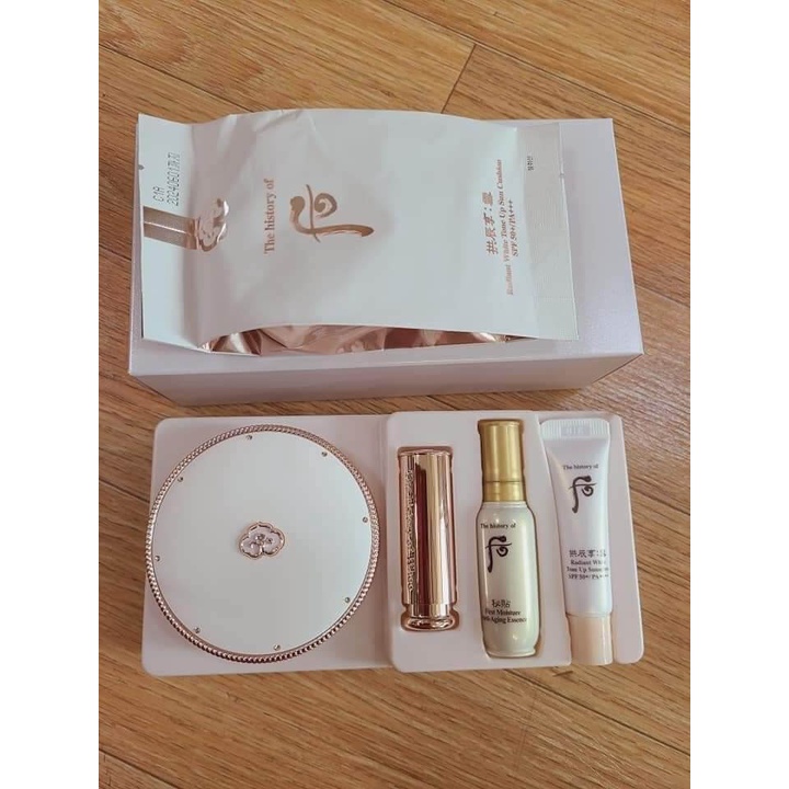 Bộ phấn nước dưỡng trắng Whoo Radiant White Tone Up Sun Cushion Special Set