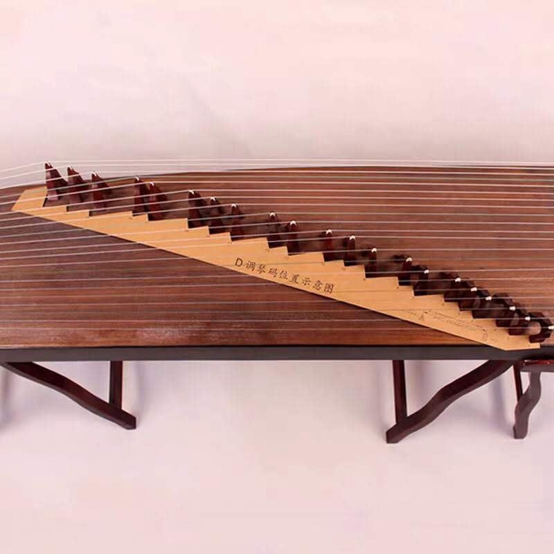 Bảng giấy code tông D xác định ngựa đàn guzheng