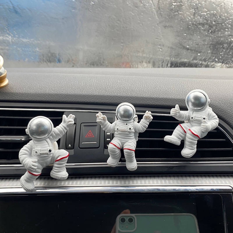 Car Aromatherapy Perfume Creative Air Conditioning Air Outlet Perfume Clip Outer Space Astronauts Cartoon Long-Lasting Light Perfume Deodorant Auto department store supplies