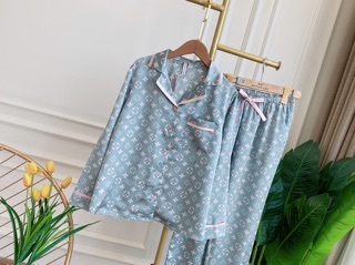 Bộ pyjama lụa satin LV
