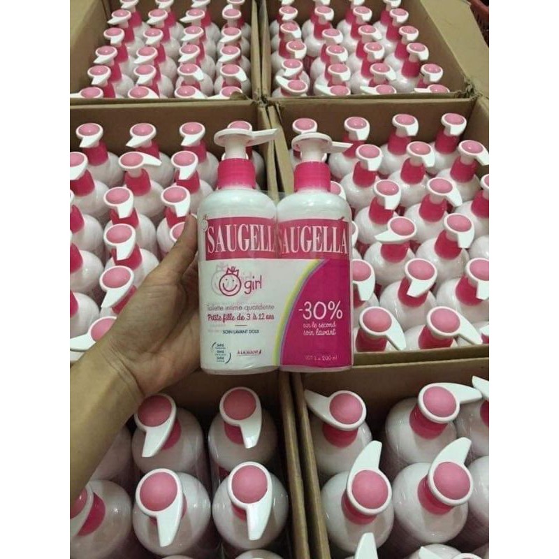Dung dịch vệ sinh cho bé Saugella của Pháp