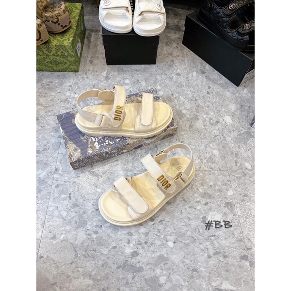 Sandal quai ngang chữ DO màu trắng kem nữ