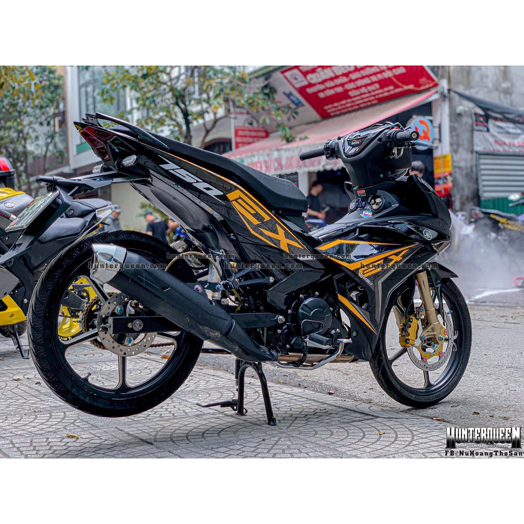 Tem Ex150 chỉ vàng dán xe đen. Decal cao cấp không bay màu bong tróc