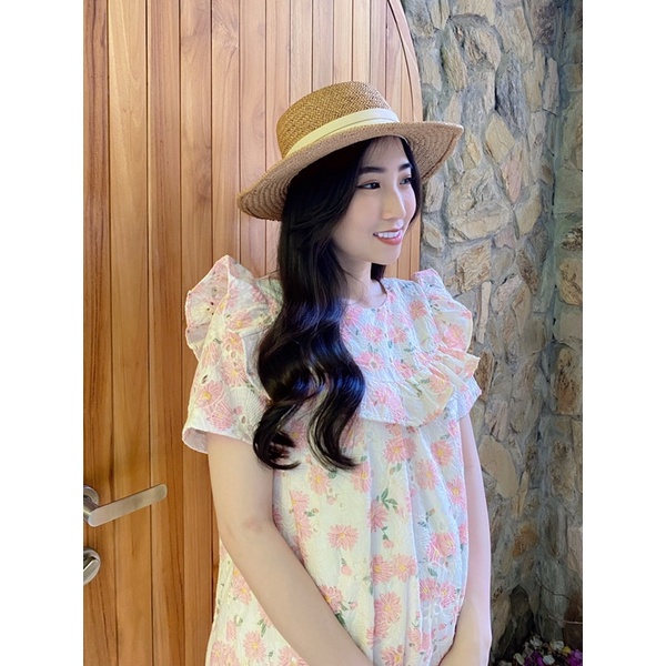 Đầm bầu ren thêu đuôi cá viền bèo ngực - Mochi Dress