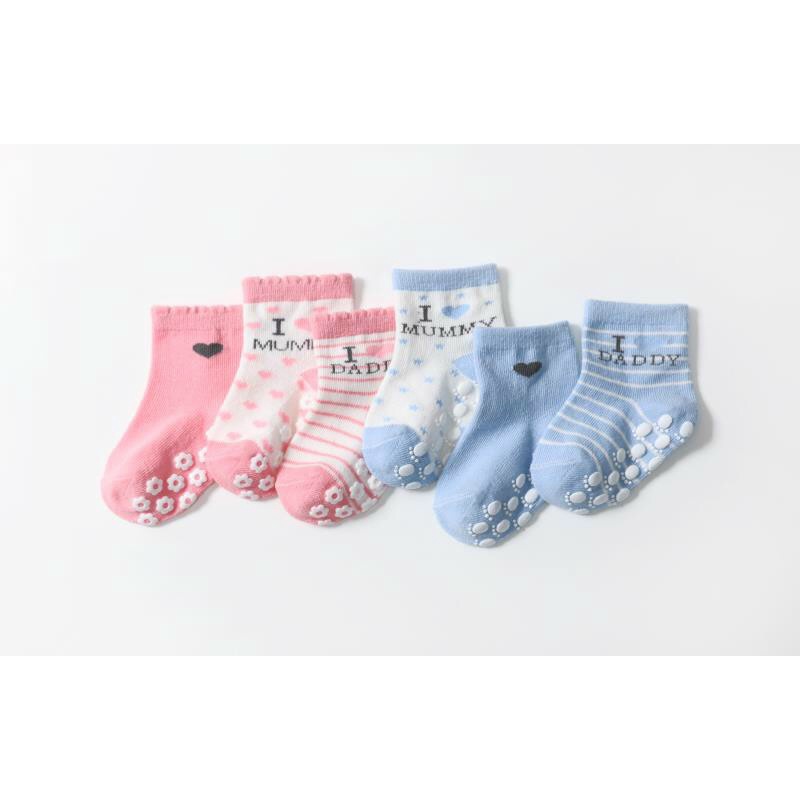 Set 3 đôi tất cotton cổ cao chống trơn trượt Mummy Daddy cho bé