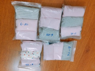 Quần cotton Gap và H&M