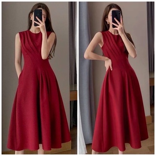 Đầm dự tiệc màu đỏ cổ tròn xếp li xéo