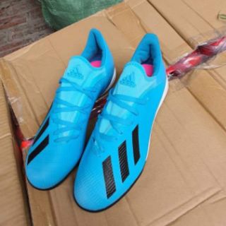 GIÀY ĐÁ BÓNG SÂN CỎ NHÂN TẠO