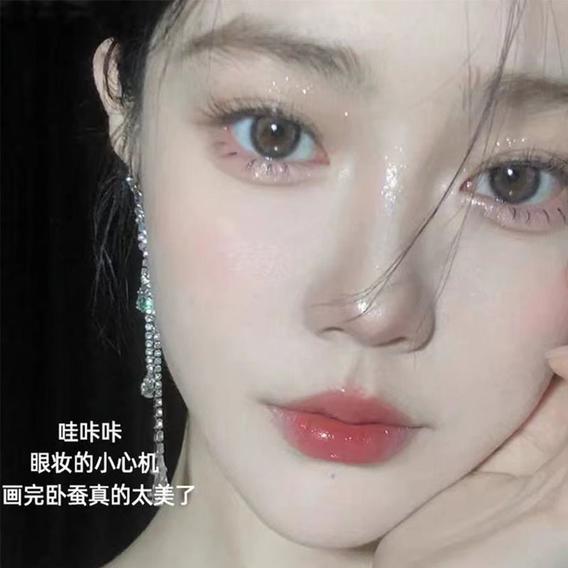 Bút kẻ mắt dạng lỏng nhanh khô 11.8 tiện lợi | BigBuy360 - bigbuy360.vn