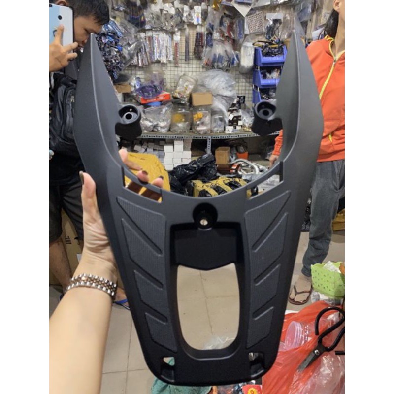 Cảng sau vario 2017 2018 kiểu sh