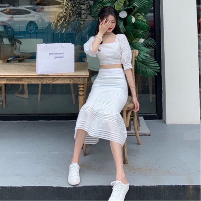 SET ÁO CROPTOP KÈM VÁY REN SỌC NGANG | BigBuy360 - bigbuy360.vn