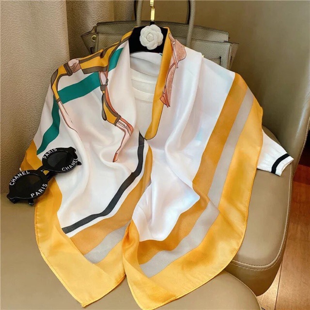 Khăn con ngựa quấn cổ. (90x90)(Khăn cột áo yếm đươc)