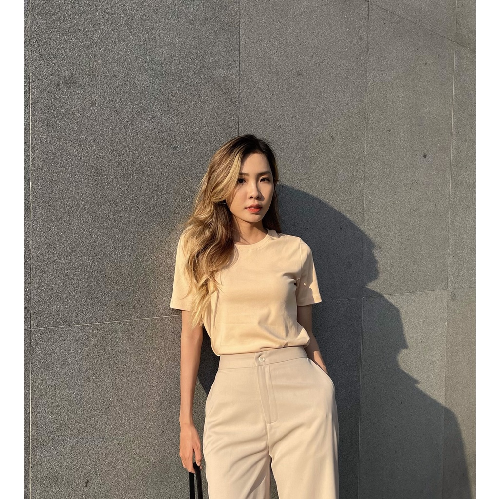 Áo thun ôm trơn – Fitted T-shirt