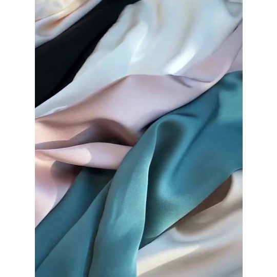 2021 spring and summer Korean version of the new sexy satin silk loose thin exterior wear inside the hinge bottoming shirt