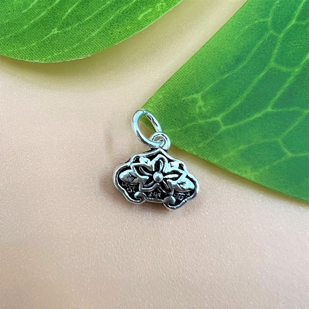 Charm móc treo túi tiền hoa văn bạc thái - Charm Bạc 925 - Mã CA865