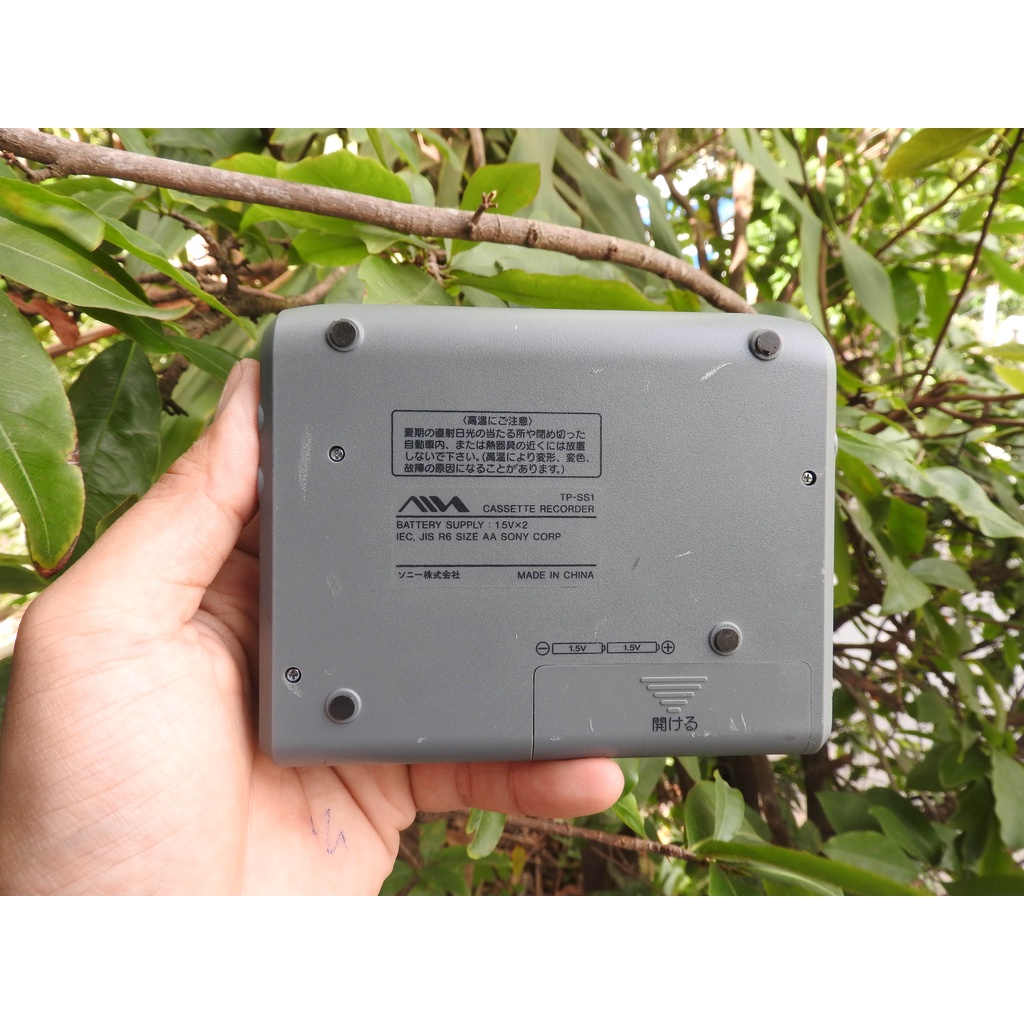 Máy nghe nhạc Cassette AIWA TP-SS1 loa ngoài máy còn đẹp nghe 2 bên tai nghe kiểu máy đề bàn mini cầm tay lạ