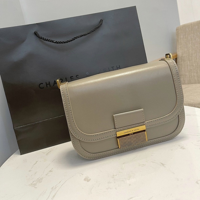 Túi Cê Ka Bì Thư  khuy cài size 22cm loại đẹp