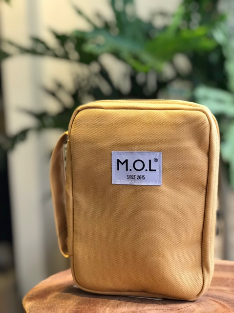 Túi đựng bút: M.O.L TEDDY BAG