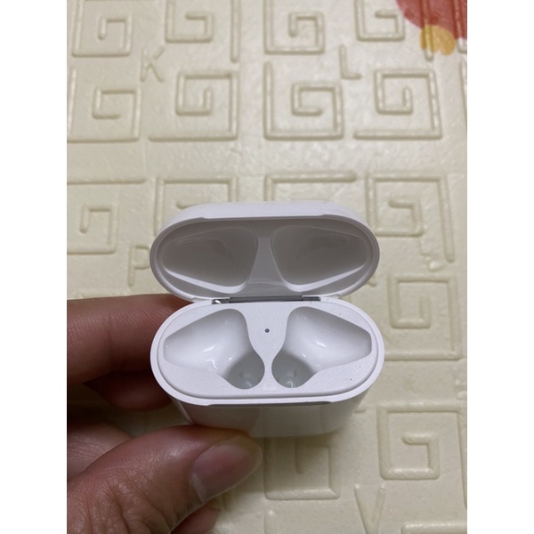 Dock Sạc Chính Hãng -Hộp sạc cho Tai nghe bản ap 1,2,3 Pro - Đã qua sử dụng - Không kèm tai nghe