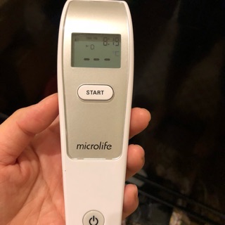 Nhiệt kế điện tử đo trán Microlife FR1MF1