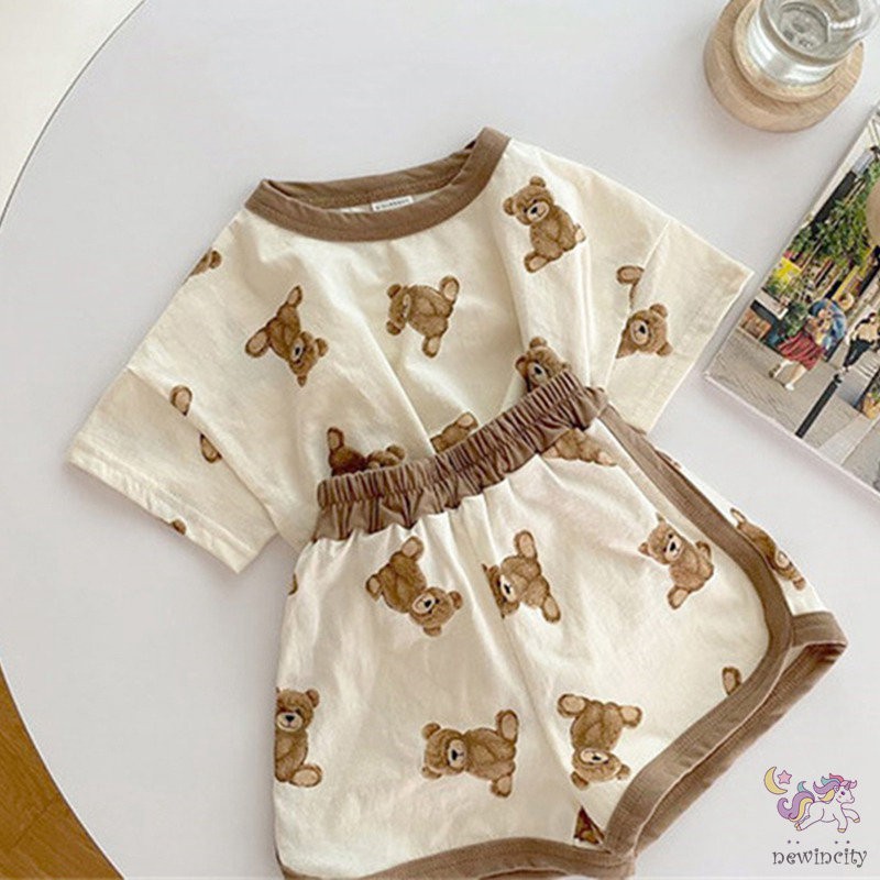 Bộ áo thun tay ngắn và quần short in hình gấu phong cách Hàn Quốc cho trẻ em