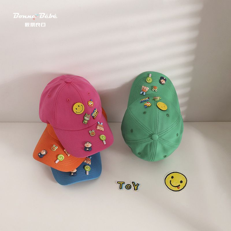 Mũ lưỡi trai gắn sticker ngộ nghĩnh cho bé