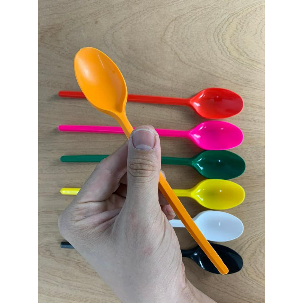 100 muỗng nhựa dài 20cm  cho ly trà sữa 700, ly 1L, muỗng nhựa trà sữa 20cm màu hồng, đỏ, vàng, lá, đen, trắng.