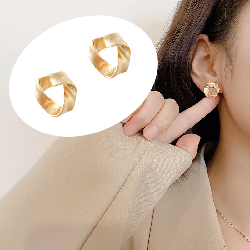 Korean version of simple twist earrings earrings earrings fashion accessories