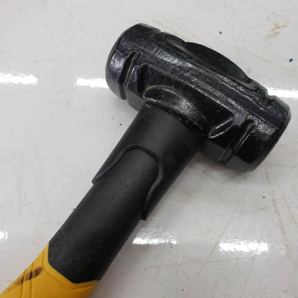 BÚA TẠ DEWALT CẦM TAY 1700 gram