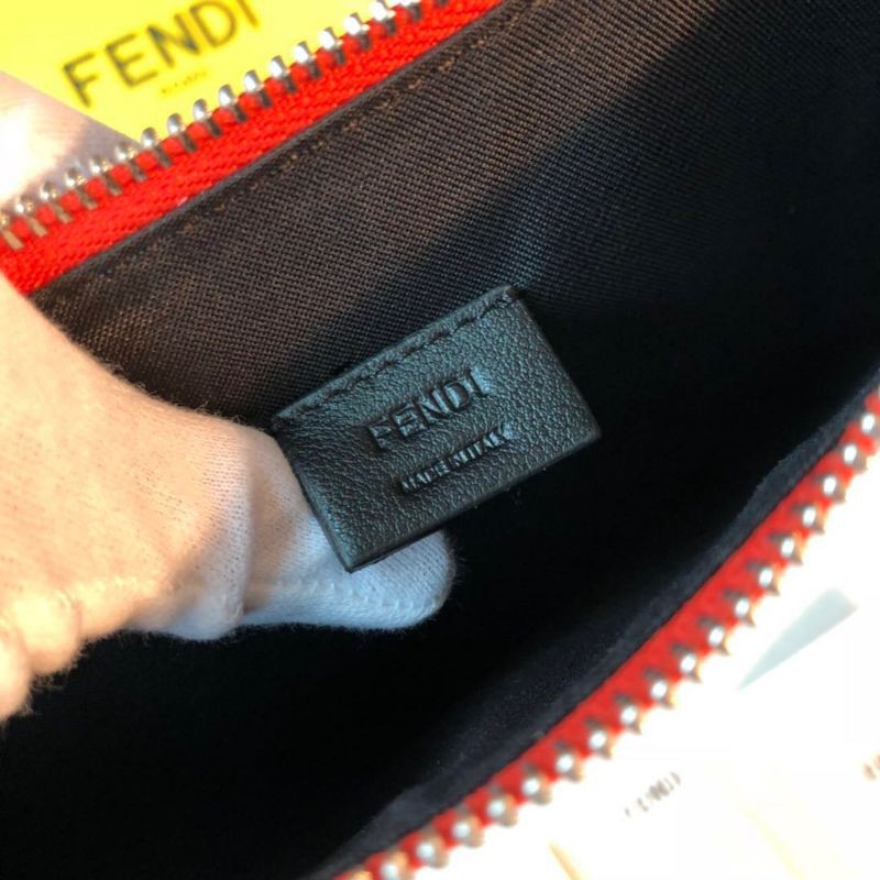 clutch cầm tay nam da thật dáng dài kéo khóa in logo chữ Roma Amor Fendi FD