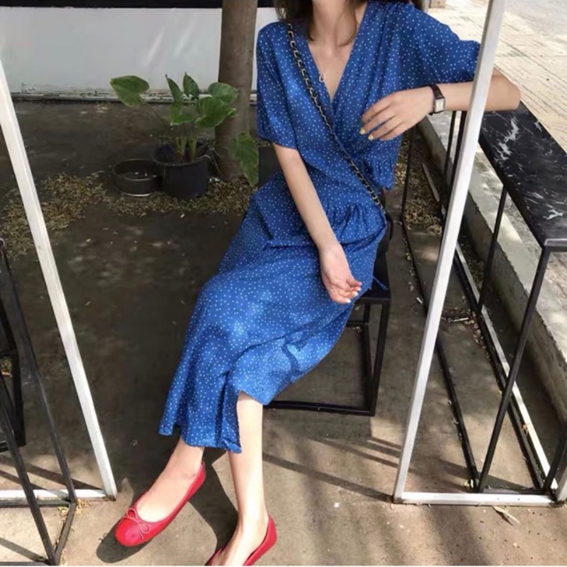 Đầm xanh chấm bi cột eo