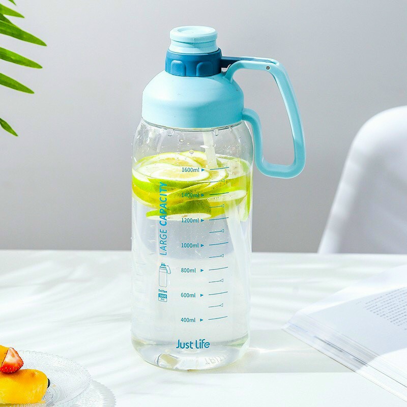 Bình Đựng Nước Nhựa Cỡ Lớn 1800ml Có Vạch Kẻ Chia Dung Tích Và Ống Hút Tiện Dụng