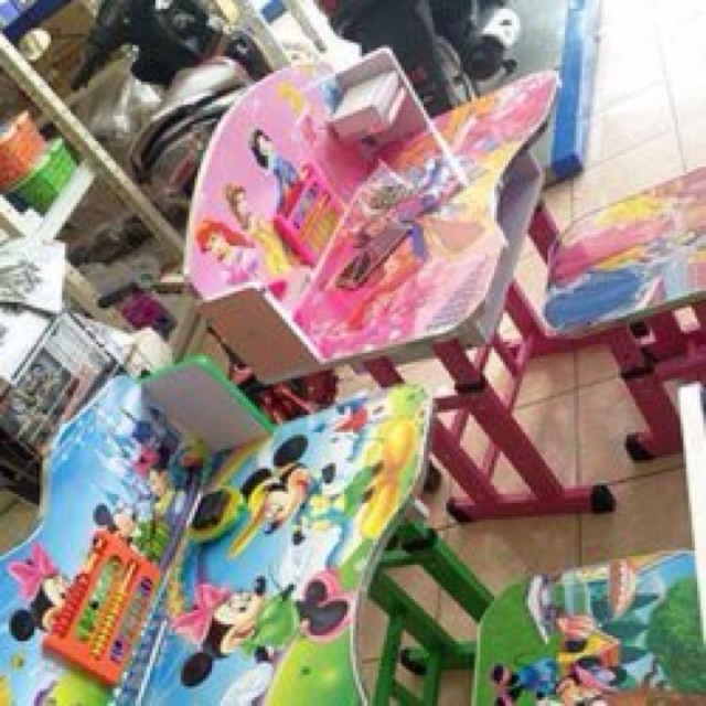 Bàn Học Sinh Họa Tiết Đẹp | BigBuy360 - bigbuy360.vn