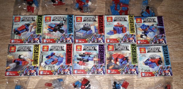 Sét lắp ráp LegoRobot Universer 631 có trên 200 chi tiết bằng nhựa ABS