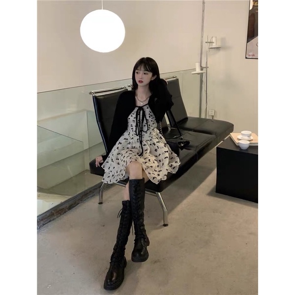 Set váy hai dây hình nơ dáng xòe và áo khoác cardigan thắt nơ đen xinh xắn