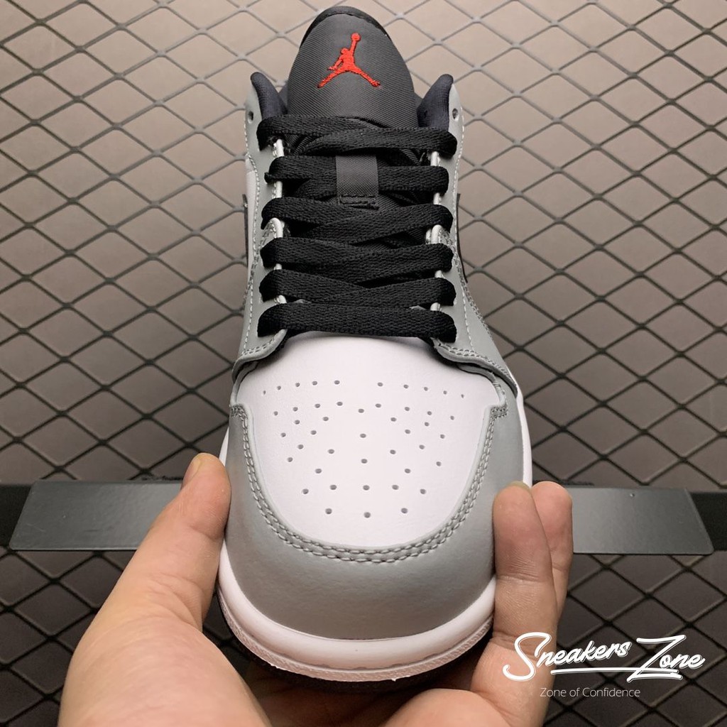 (FREESHIP+HỘP+QUÀ) Giày Thể Thao AIR JORDAN 1 Low Light Smoke Grey Xám Trắng Cực Phong Cách Cho Nam Và Nữ Sneakers World | BigBuy360 - bigbuy360.vn