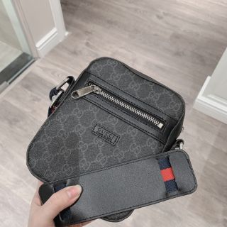 Túi đeo chéo nam gg supreme