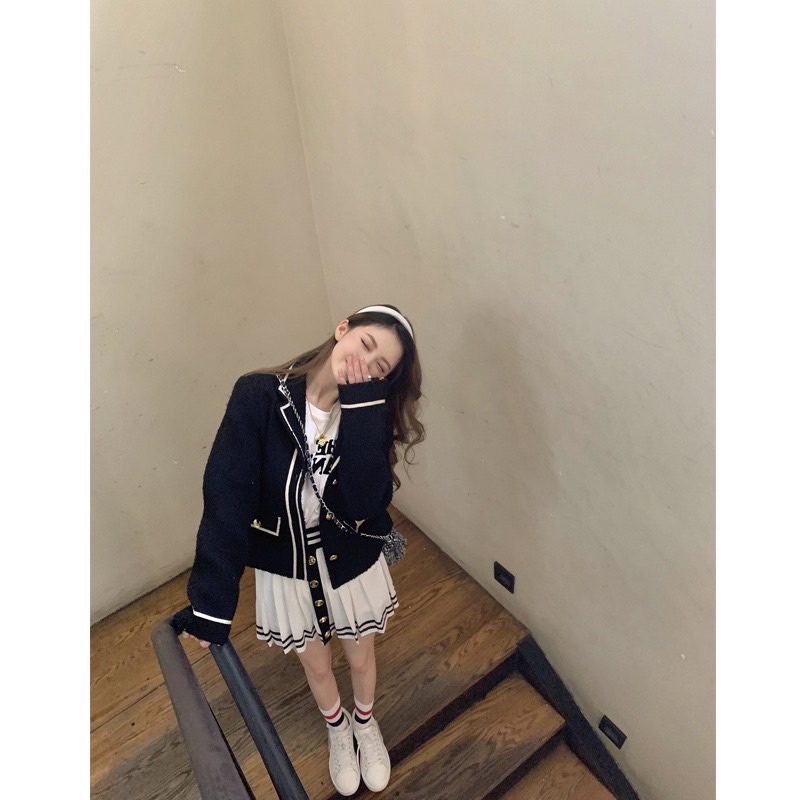 Áo dạ ngắn cổ vest chạy viền trắng cúc đồng túi hộp tay dài trẻ trung mix chân váy hoặc váy đều đẹp chất dạ lì mềm | BigBuy360 - bigbuy360.vn