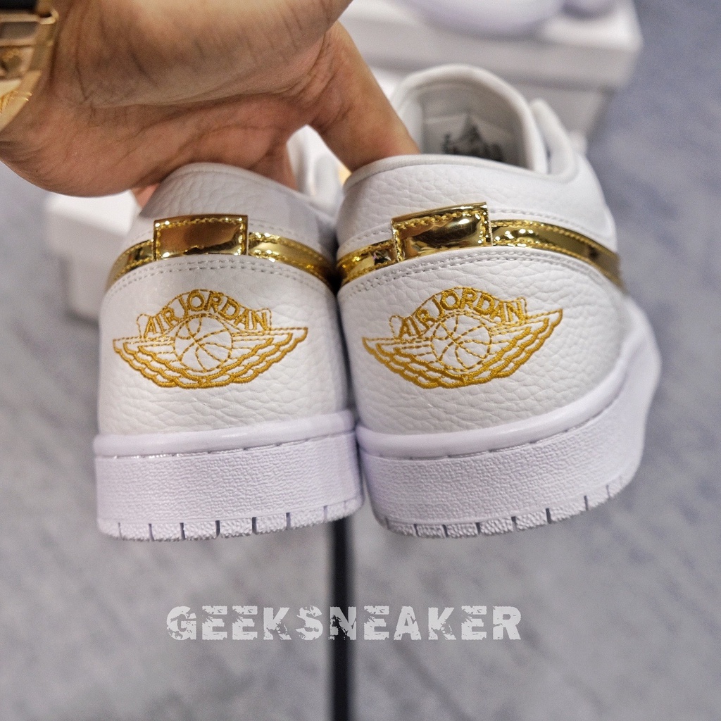 [GeekSneaker[ Giày Jordan 1 Low Metallic Gold - Vàng Trắng