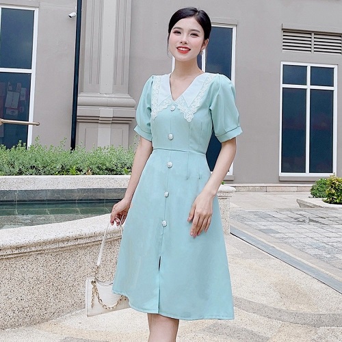 Đầm Xòe Chữ A Cổ V Phối Ren Đính Nút Duyên Dán AKARA K105 Full Size | BigBuy360 - bigbuy360.vn