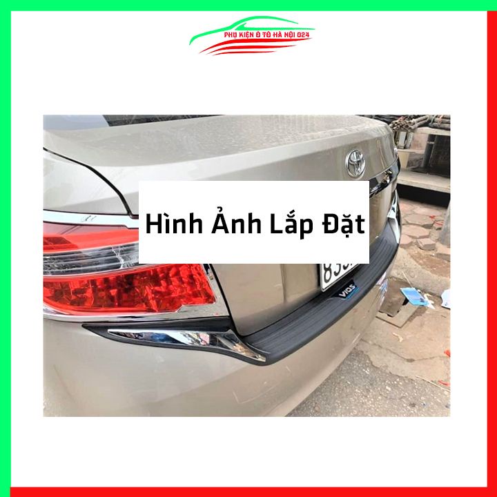Ốp chống trầy cốp ngoài nhựa đen Vios 2014 2015 2016 2017 hàng loại 1 dán cốp sau chống xước trang trí xe