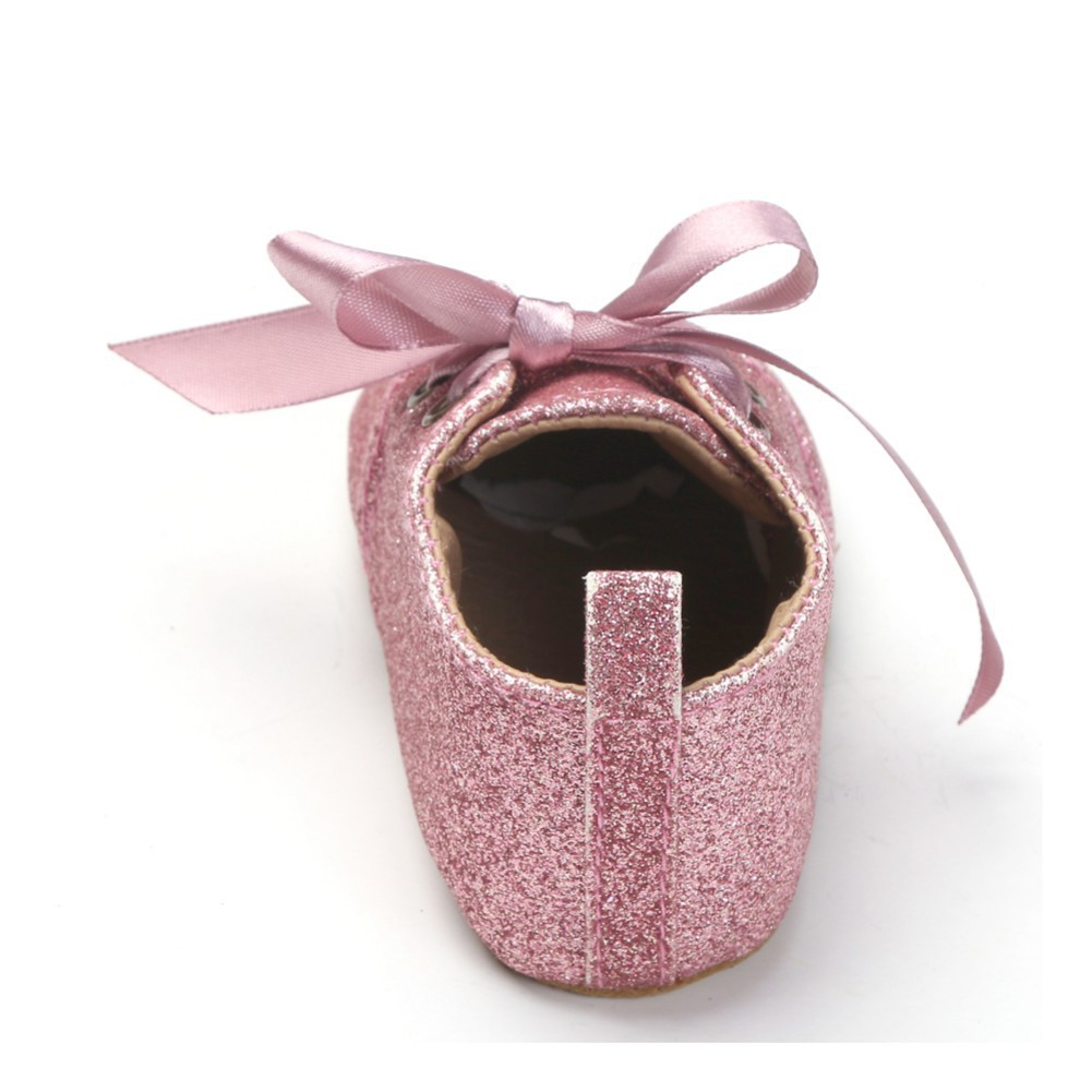 Giày bít mũi đính nơ họa tiết đáng yêu dành cho bé