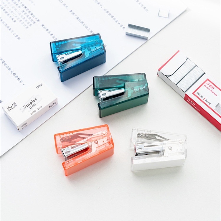 Hộp bấm kim loại mini 12 trang Deli Clear Case Bao gồm 1 hộp 24/6 kim bấm Tối giản Xanh lam / Xanh lá cây / Hồng / Trắng