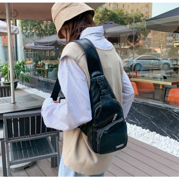 Túi đeo ngực của nam Nâng cấp sạc USB Túi nam đa chức năng chống thấm nước đơn đeo vai Da PU